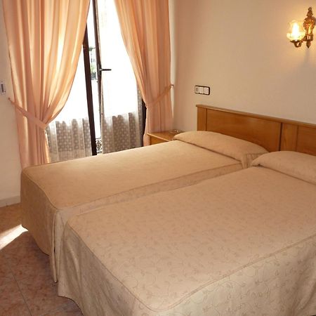 Hostal Fernandez Madrid Eksteriør bilde