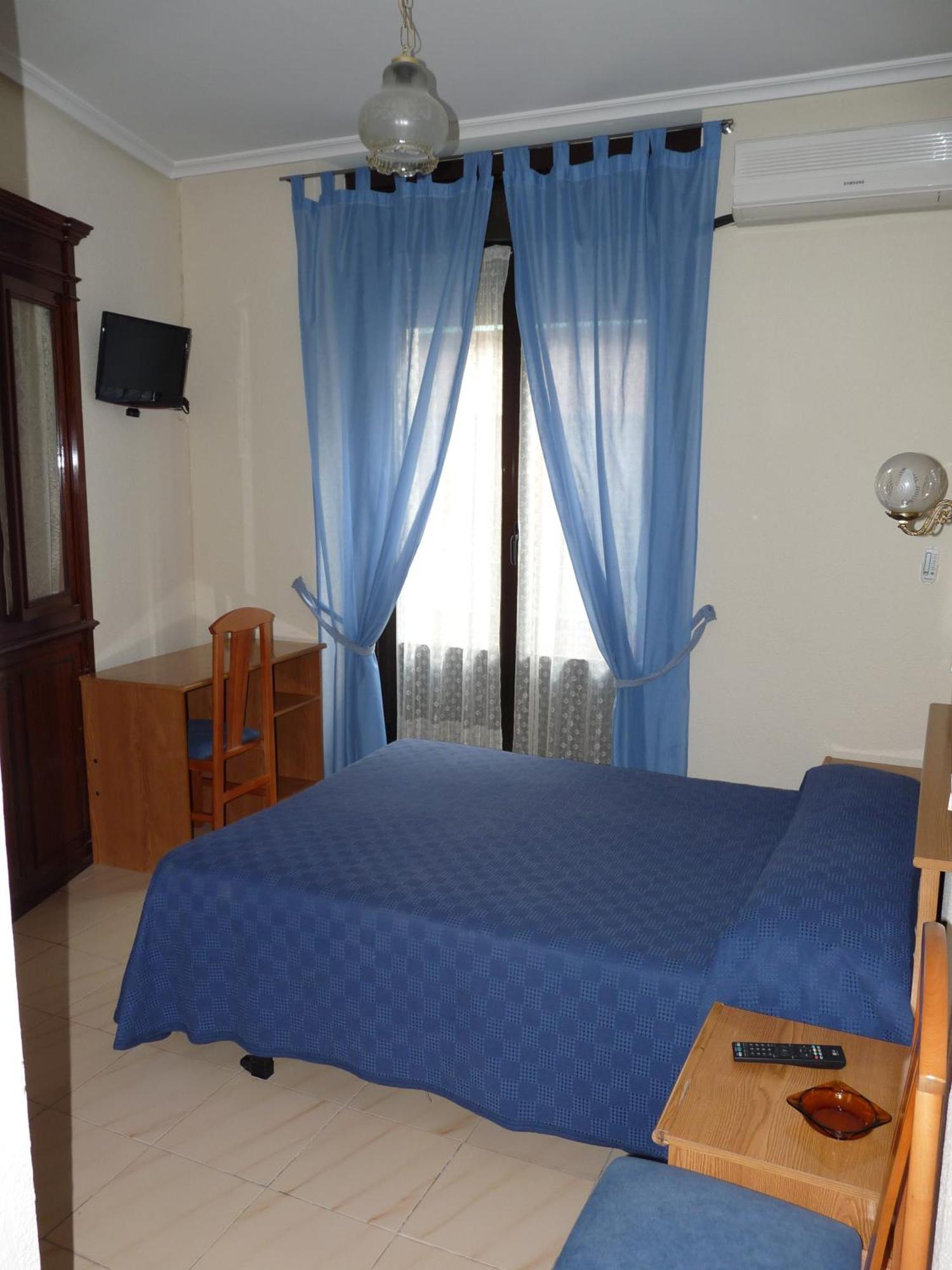 Hostal Fernandez Madrid Eksteriør bilde