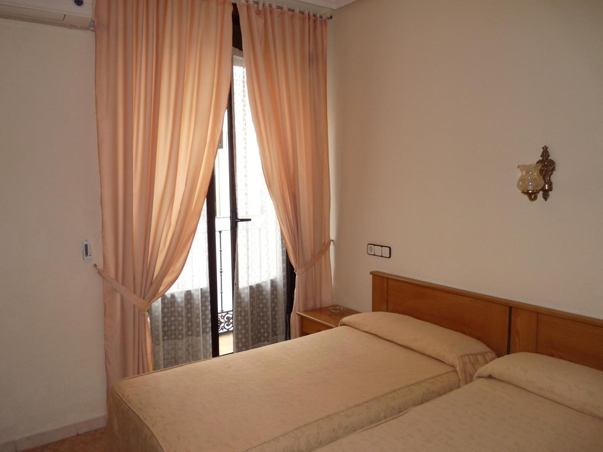 Hostal Fernandez Madrid Eksteriør bilde