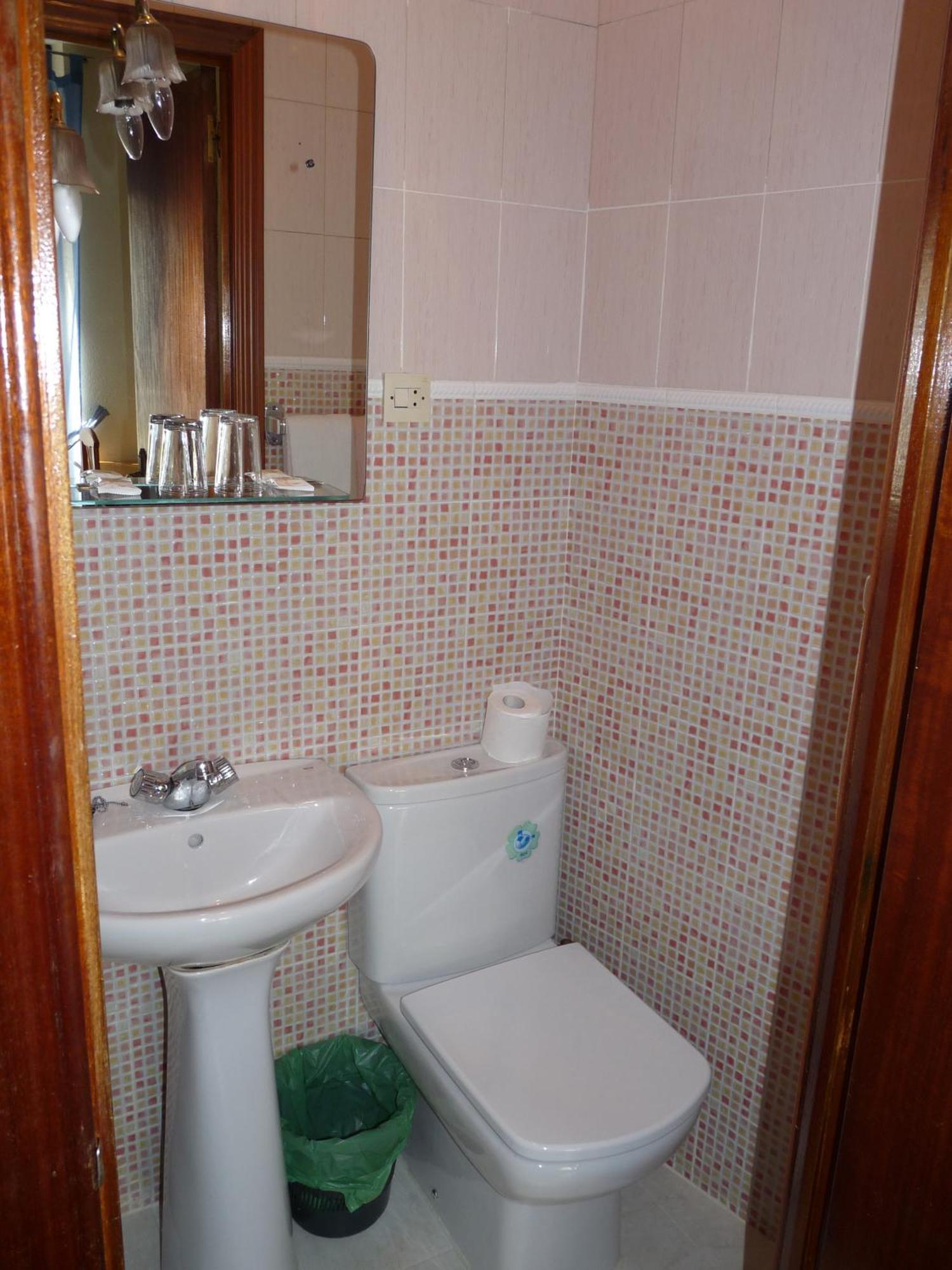 Hostal Fernandez Madrid Eksteriør bilde